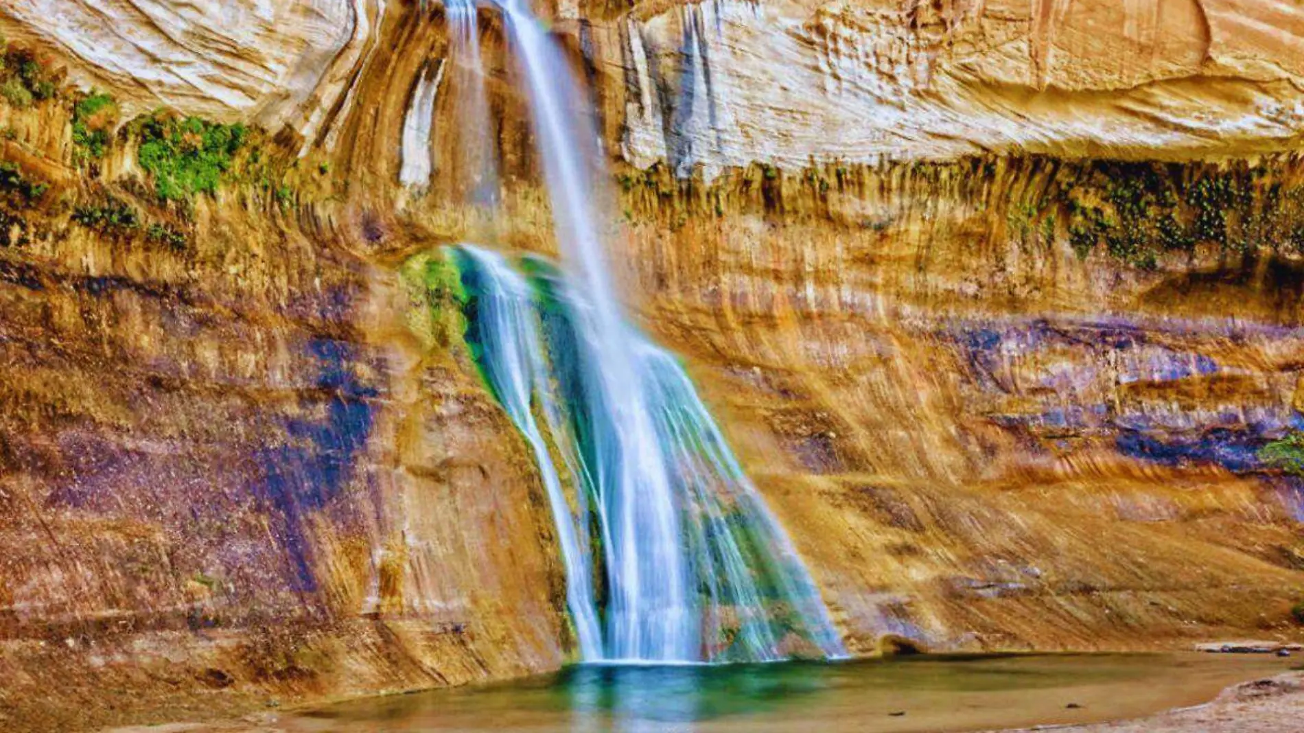 Lower Calf Creek Falls